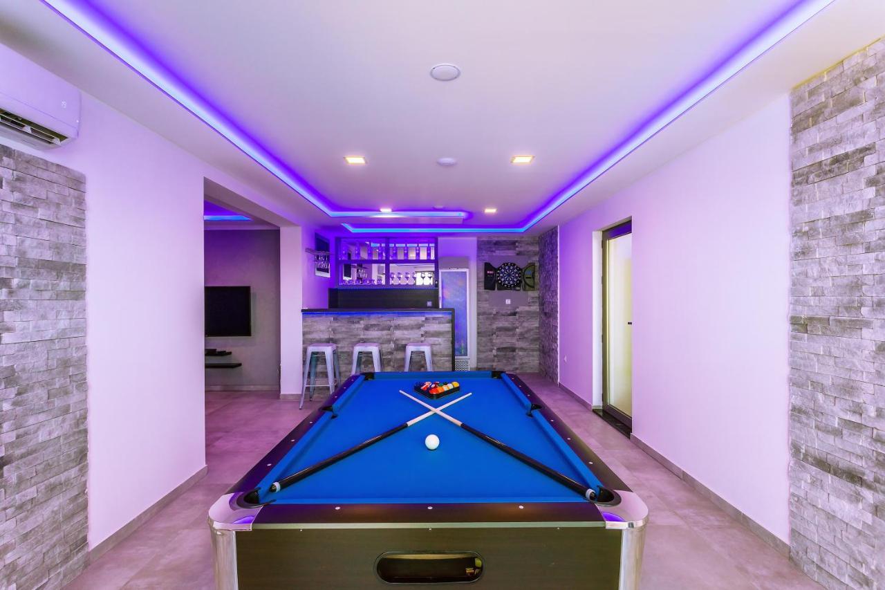 Villa Belvedere With Heated Pool, Billiards, Media Room, Sea Views,10 Pax Омиш Экстерьер фото
