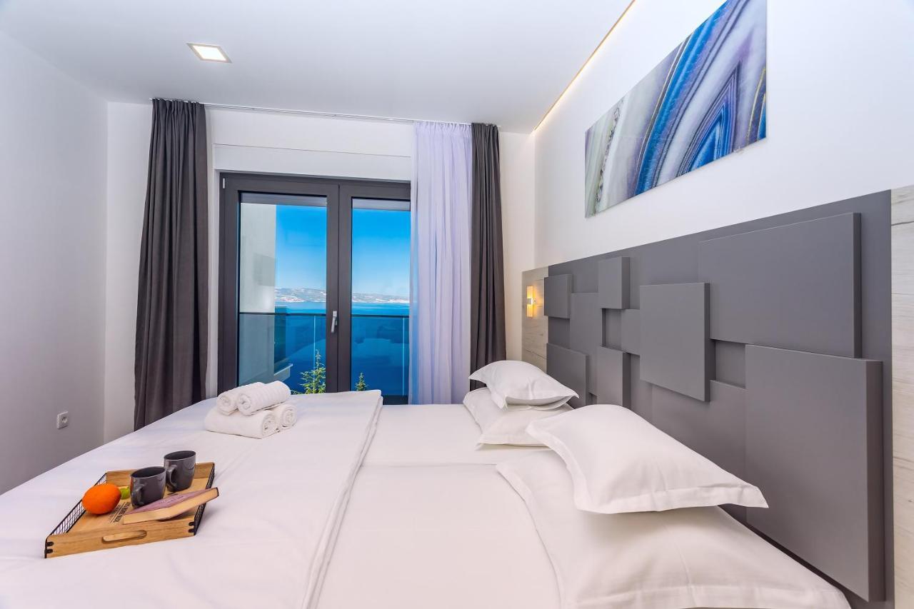 Villa Belvedere With Heated Pool, Billiards, Media Room, Sea Views,10 Pax Омиш Экстерьер фото