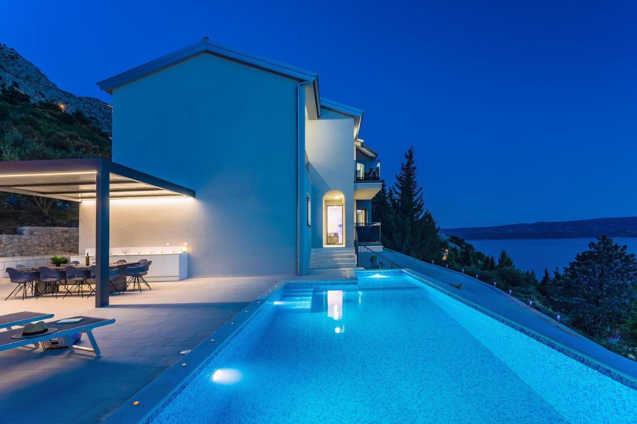 Villa Belvedere With Heated Pool, Billiards, Media Room, Sea Views,10 Pax Омиш Экстерьер фото