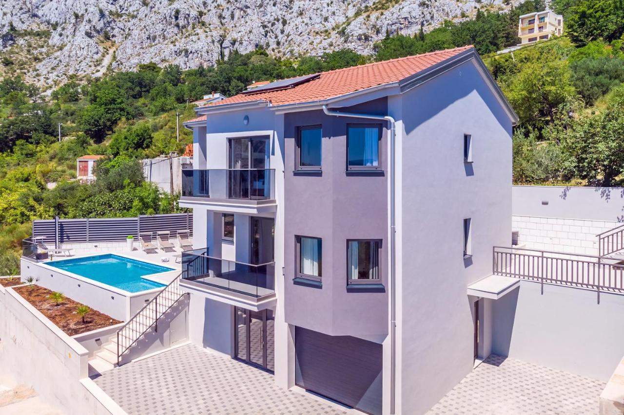 Villa Belvedere With Heated Pool, Billiards, Media Room, Sea Views,10 Pax Омиш Экстерьер фото