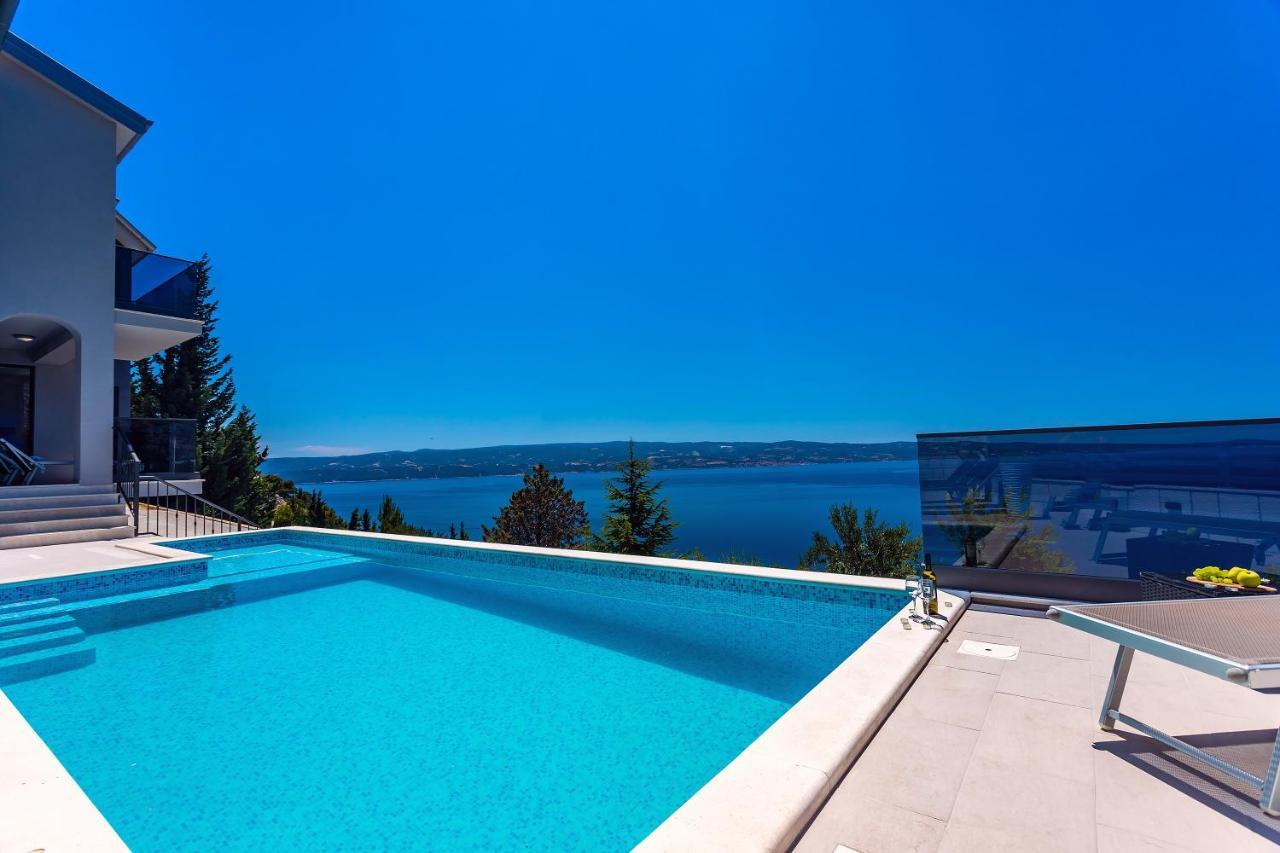 Villa Belvedere With Heated Pool, Billiards, Media Room, Sea Views,10 Pax Омиш Экстерьер фото