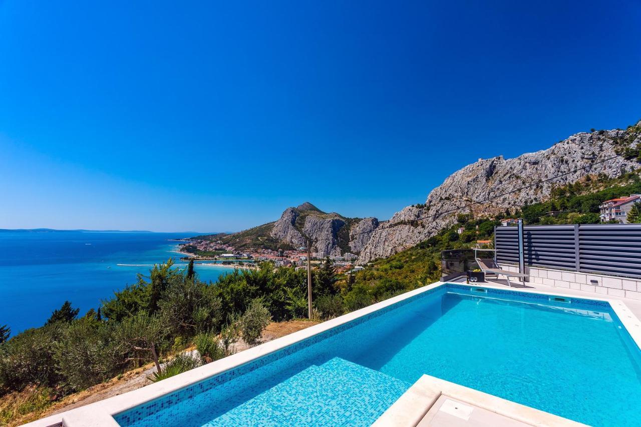 Villa Belvedere With Heated Pool, Billiards, Media Room, Sea Views,10 Pax Омиш Экстерьер фото