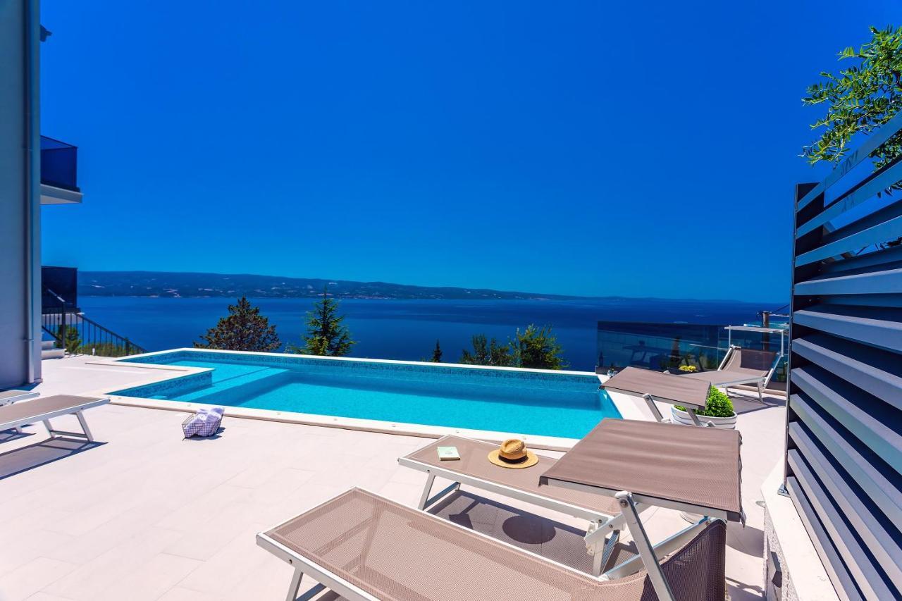 Villa Belvedere With Heated Pool, Billiards, Media Room, Sea Views,10 Pax Омиш Экстерьер фото