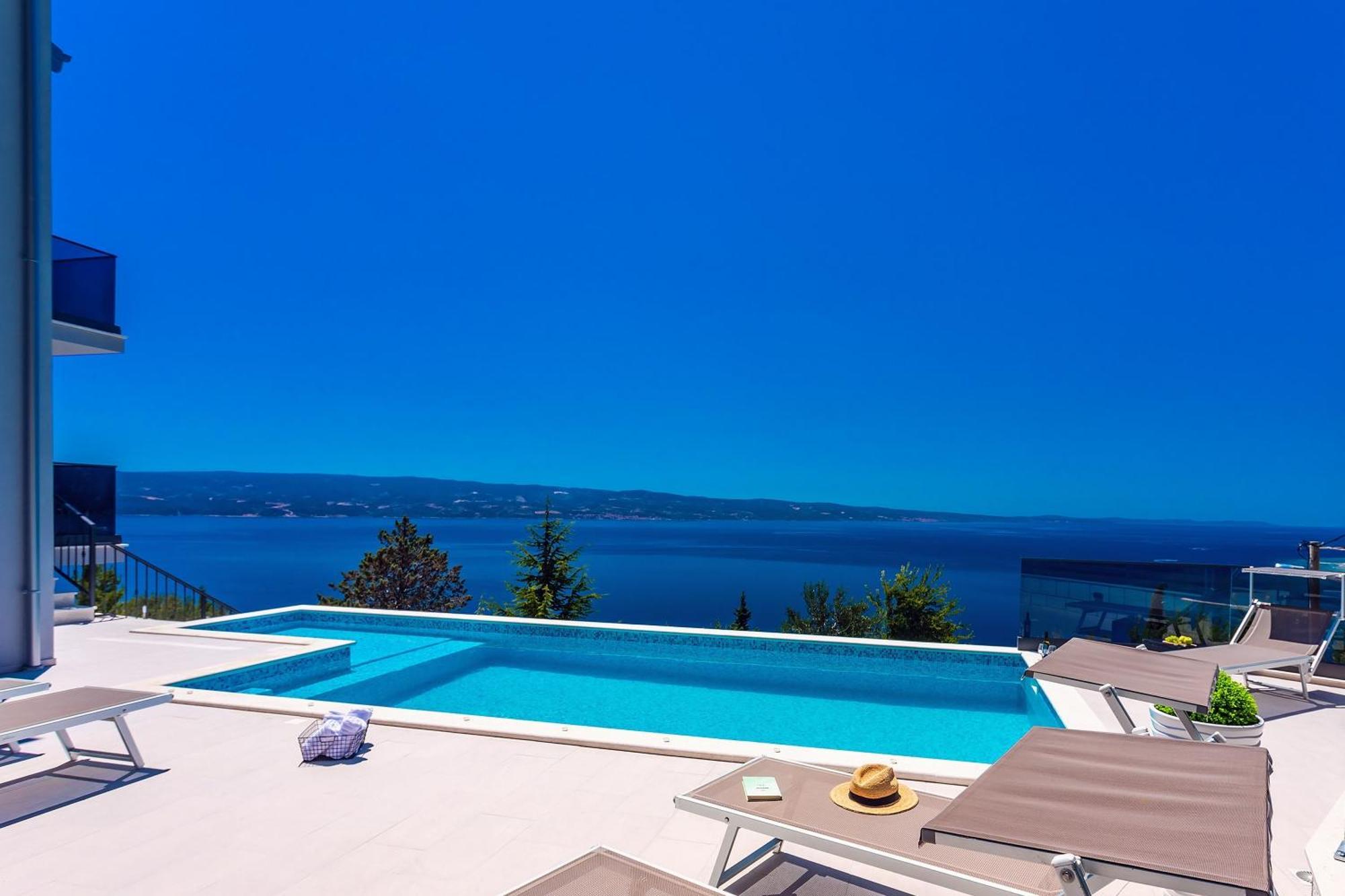 Villa Belvedere With Heated Pool, Billiards, Media Room, Sea Views,10 Pax Омиш Экстерьер фото